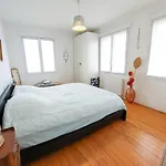 Maison Face A La Avec La A 50 M & Parking Prive *