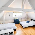 Maison Face A La Avec La A 50 M & Parking Prive