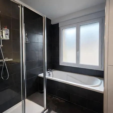 Maison Face A La Avec La A 50 M & Parking Prive