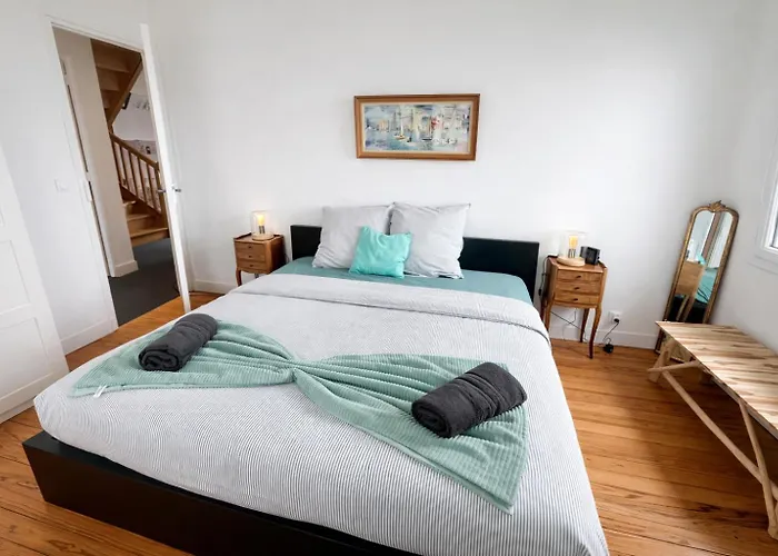 Maison Face A La Avec La A 50 M & Parking Prive 別荘 *