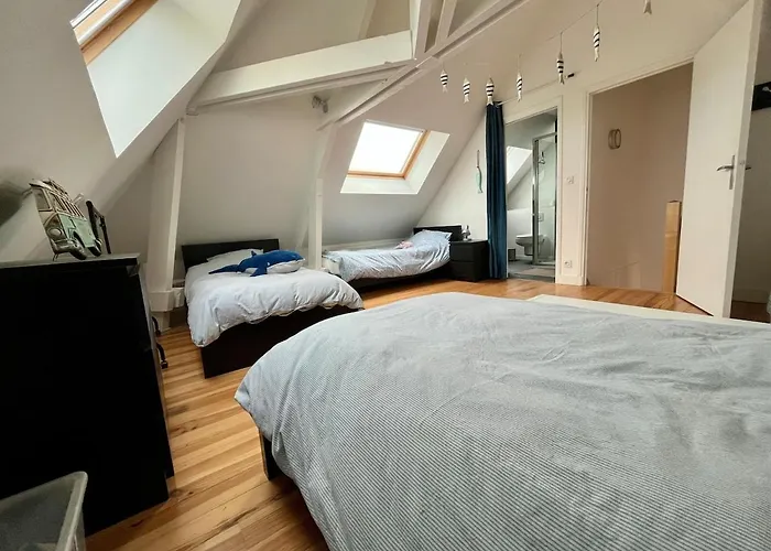 Maison Face A La Avec La A 50 M & Parking Prive 別荘 *