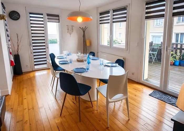 Maison Face A La Avec La A 50 M & Parking Prive *