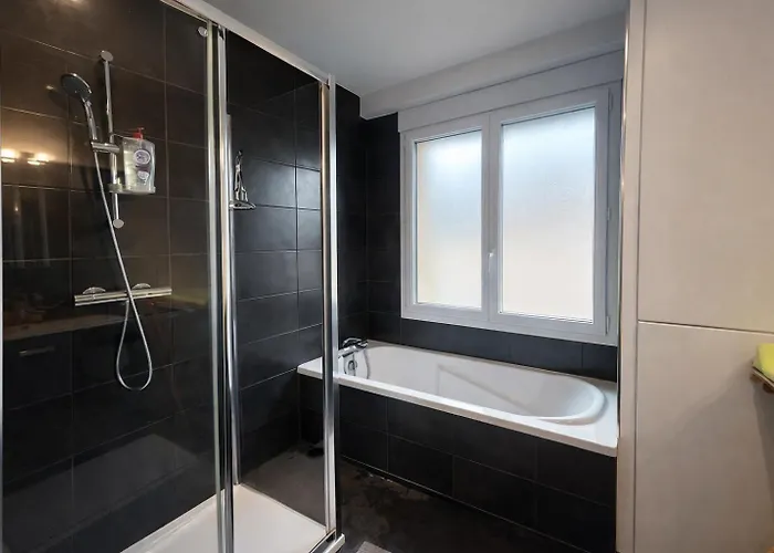 Maison Face A La Avec La A 50 M & Parking Prive